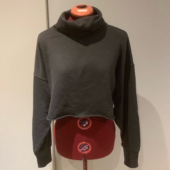 Cropped turtleneck - Picture 1 of 2